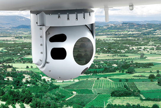 Eine bewegliche Kamera, befestigt an der Unterseite einer Aufklärungsdrohne