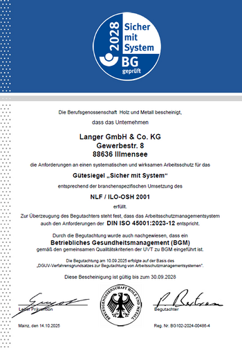 Auf dem Bild ist ein Zertifikat zu sehen, das bescheinigt, dass die Langer GmbH & Co. KG die Anforderungen für das Gütesiegel „Sicher mit System“ im Arbeitsschutz erfüllt.